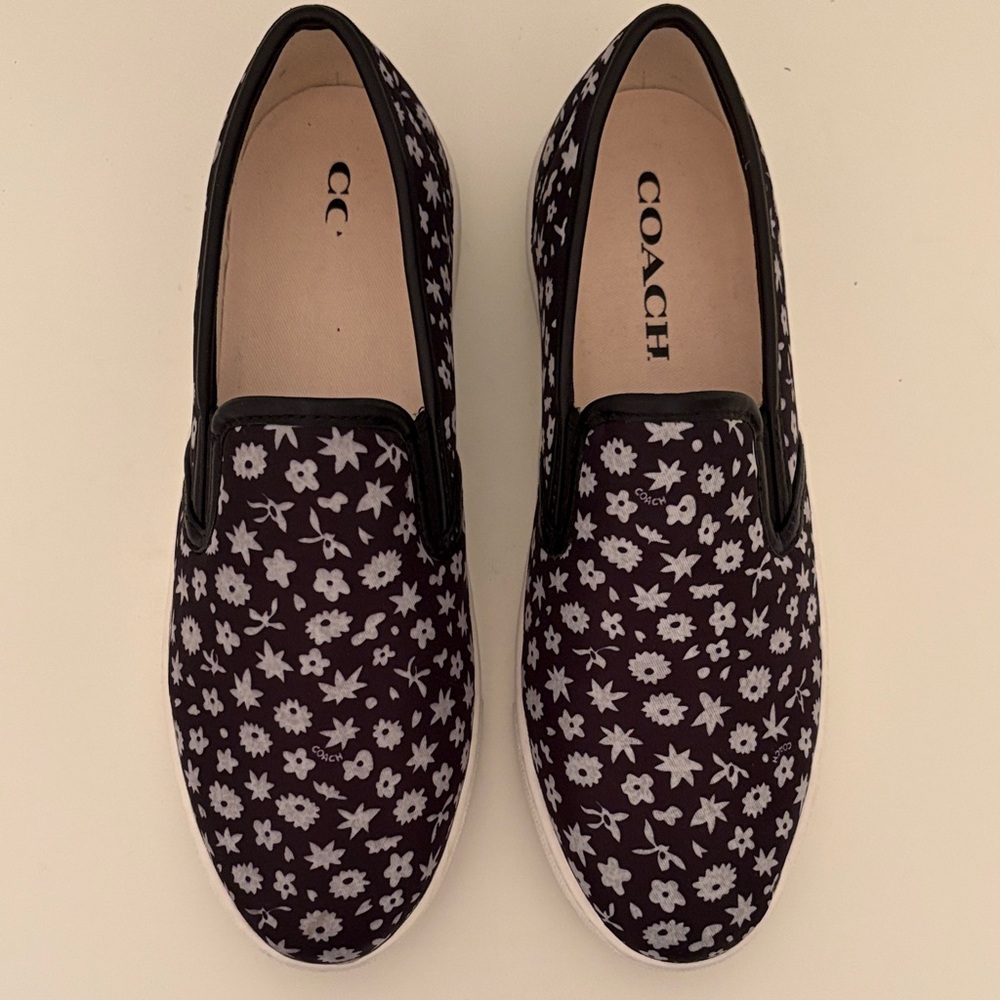 Coach Floral Slip On Loafer Size 6 EUC Nylon Daisy Garden Romantic